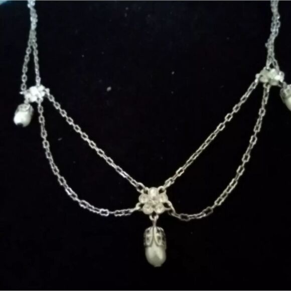 Avon (NR) Chandelier Necklace Faux Pearl 18" Very Pretty - Picture 1 of 5